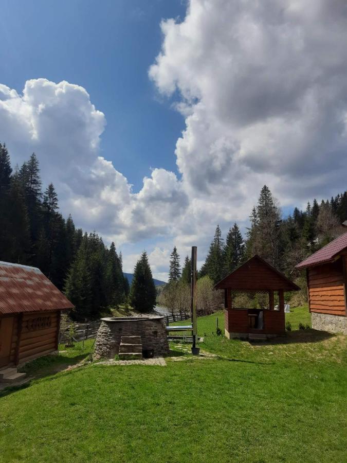 Hotel Крайня Хата Synevyrsʼka Polyana Exterior foto