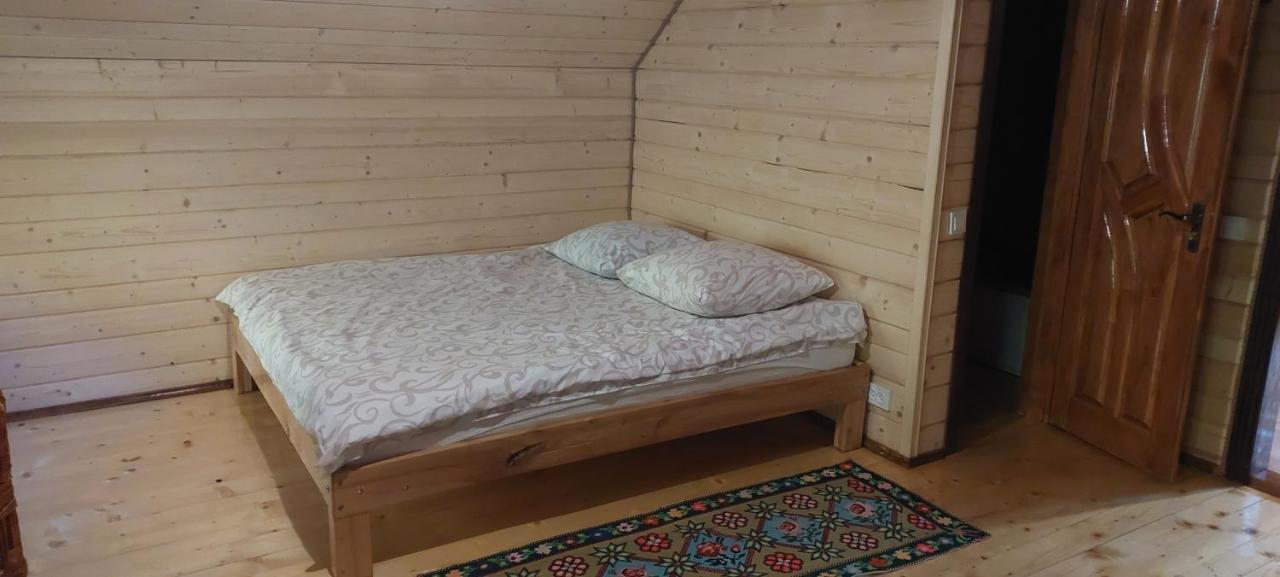 Hotel Крайня Хата Synevyrsʼka Polyana Exterior foto